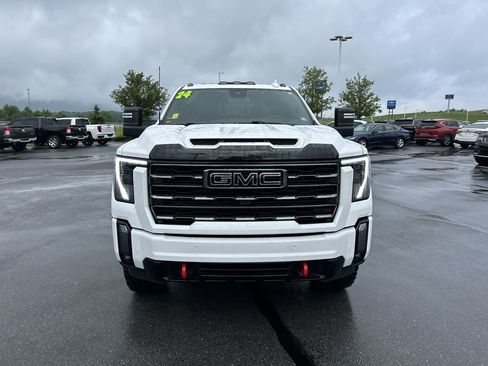 Used 2024 GMC Sierra 2500 AT4 w/ Max Trailering Package AWD/4WD image 2