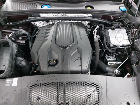 Certified 2025 Porsche Macan image 33