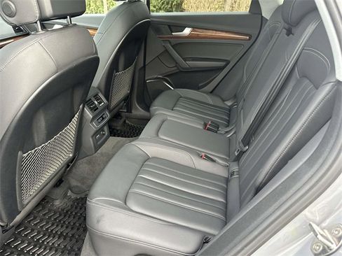 Used 2023 Audi Q5 2.0T Premium w/ Convenience Package image 15