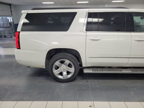 Used 2016 Chevrolet Suburban LT w/ LT Signature Package image 7