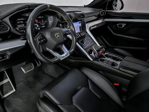 Used 2019 Lamborghini Urus AWD/4WD image 17