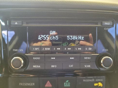 Used 2016 Mitsubishi Outlander ES image 25