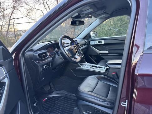 Certified 2023 Ford Explorer Limited w/ Equipment Group 301A image 14