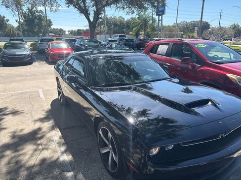 Used 2019 Dodge Challenger R/T RWD image 10
