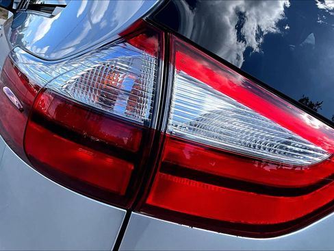 Used 2019 Toyota Sienna XLE image 28