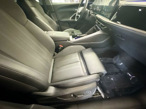 Certified 2025 Audi Q5 Premium AWD/4WD image 29