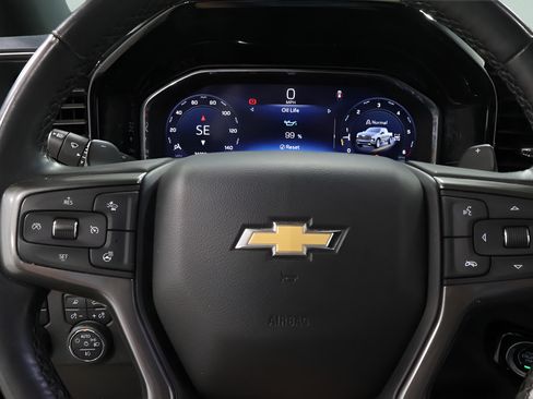 Used 2023 Chevrolet Silverado 1500 High Country w/ Technology Package AWD/4WD image 11