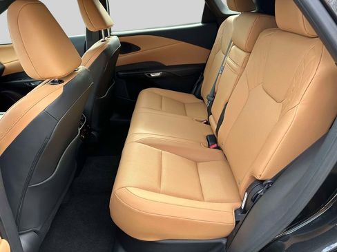 Certified 2024 Lexus RX 350 Premium w/ Accessory Package (Z1) image 17