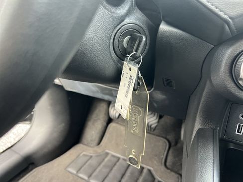 Used 2025 Nissan Versa S FWD image 37
