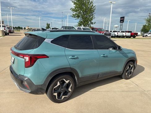 Used 2024 Kia Seltos EX image 4