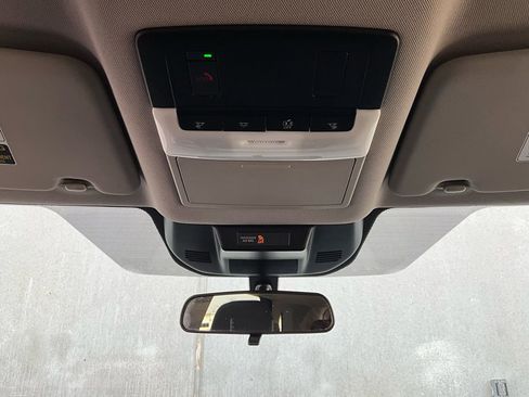 Used 2025 Nissan Rogue SV image 16