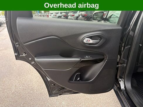 Used 2020 Jeep Cherokee Latitude Plus AWD/4WD image 34