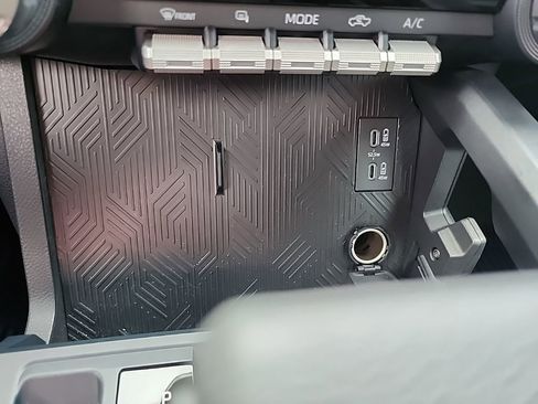 Used 2025 Toyota Tacoma TRD Off-Road image 25