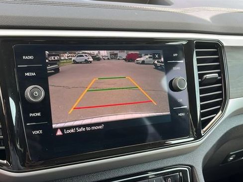 Used 2023 Volkswagen Atlas SE image 17