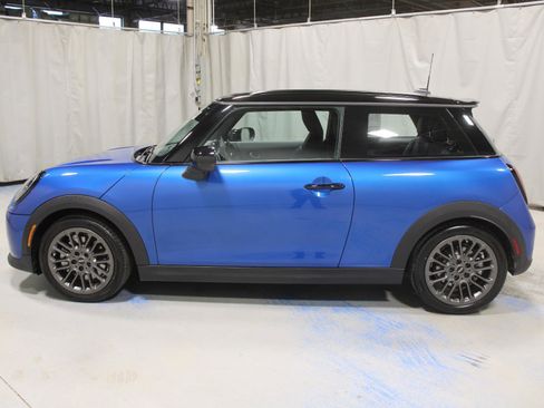 Certified 2025 MINI Cooper S image 5