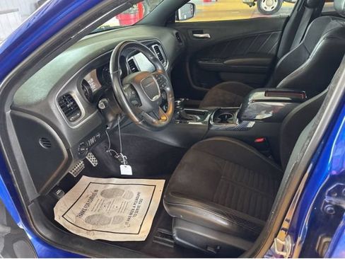 Used 2018 Dodge Charger R/T RWD image 3