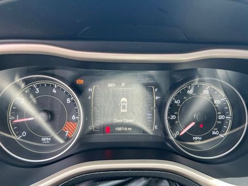 Used 2014 Jeep Cherokee Latitude AWD/4WD image 11