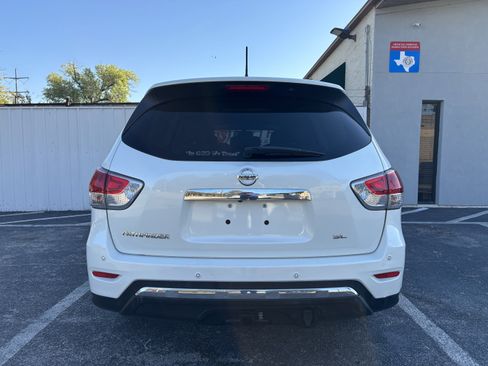 Used 2015 Nissan Pathfinder SL w/ SL Premium Package image 4