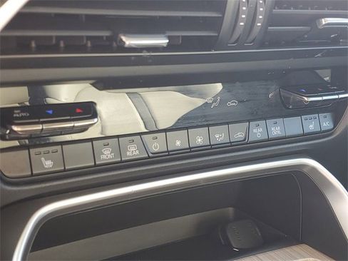 Certified 2024 MAZDA CX-90 Plug-In Hybrid w/ Premium Pkg image 29