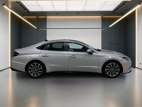 Certified 2023 Hyundai Sonata Limited FWD image 8