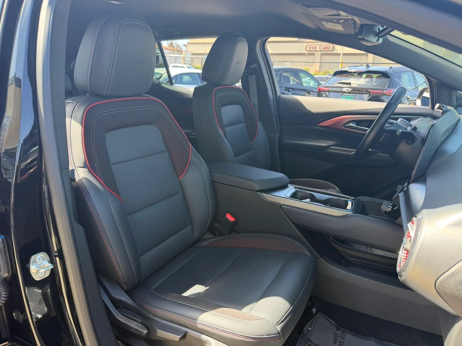 Used 2024 Chevrolet Equinox EV RS FWD image 23