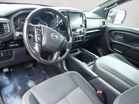 Used 2023 Nissan Titan SV w/ SV Convenience Package AWD/4WD image 8