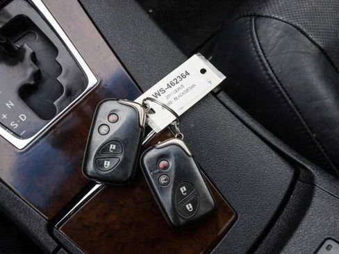 Used 2011 Lexus ES 350 image 26