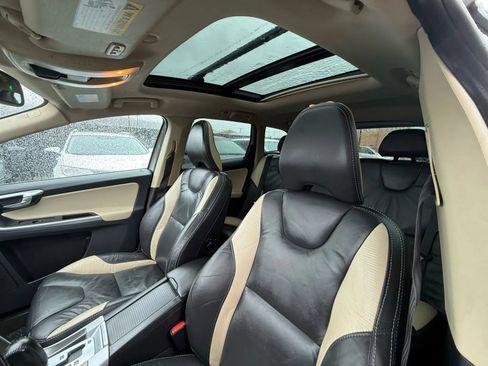 Used 2011 Volvo XC60 T6 R-Design w/ Convenience Pkg AWD/4WD image 24