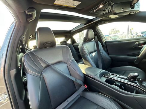 Used 2025 Toyota Crown Platinum image 27