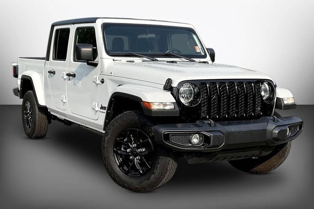 Used 2022 Jeep Gladiator Sport AWD/4WD image 3