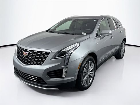 Used 2025 Cadillac XT5 Premium Luxury image 2