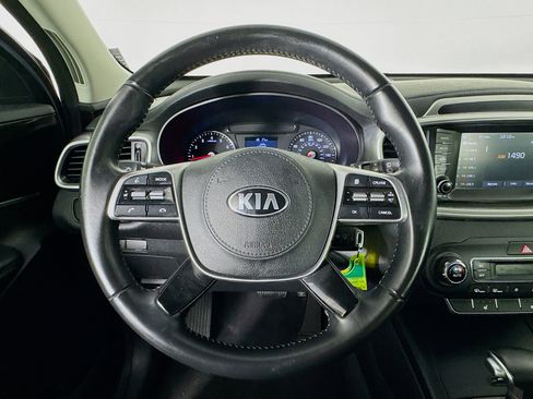 Used 2019 Kia Sorento S image 11