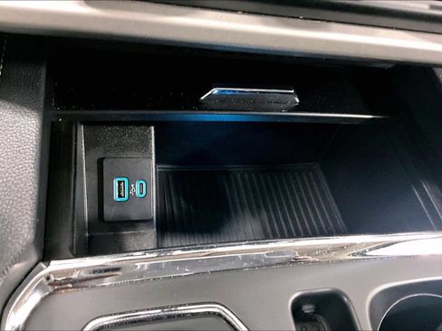 Used 2024 Ford Expedition XLT RWD image 25