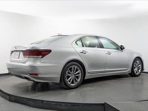 Used 2014 Lexus LS 460 w/ Comfort Package RWD image 8