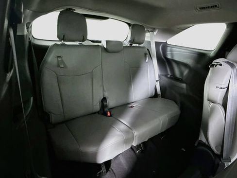 Certified 2025 Toyota Sienna XLE FWD image 29