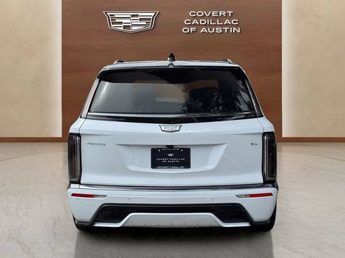 New 2027 Cadillac Vistiq Luxury w/ LPO, Floor Liner Package AWD/4WD image 8