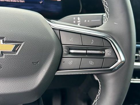 New 2025 Chevrolet Equinox EV LT image 19