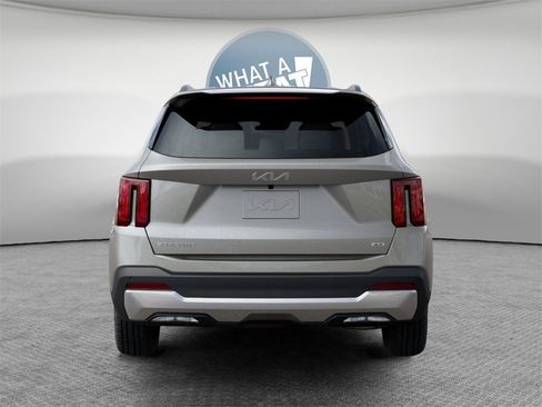 New 2026 Kia Sorento S image 13
