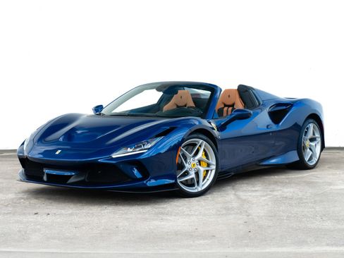 Used 2022 Ferrari F8 Tributo RWD image 1