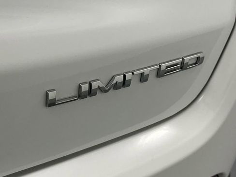 Used 2023 Jeep Compass Limited image 18