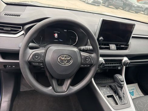 Used 2023 Toyota RAV4 XLE image 10