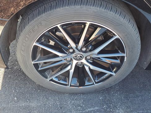 Used 2021 Toyota Camry SE w/ Convenience Package image 5