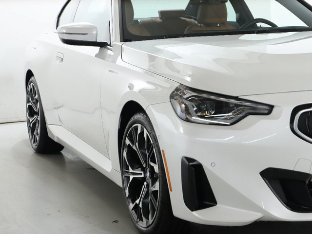 Used 2025 BMW 230i xDrive Coupe w/ Premium Package AWD/4WD image 10