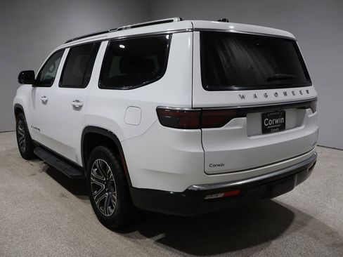 Certified 2024 Jeep Wagoneer Series II image 6