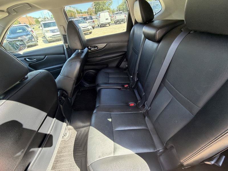 Used 2016 Nissan Rogue SL w/ SL Premium Package FWD image 15