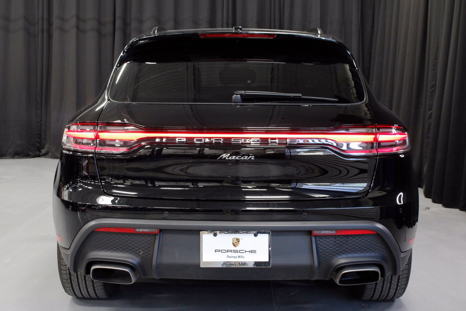 Certified 2025 Porsche Macan AWD/4WD image 6
