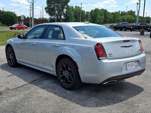 Used 2023 Chrysler 300 Touring L w/ Popular Equipment Group AWD/4WD image 5