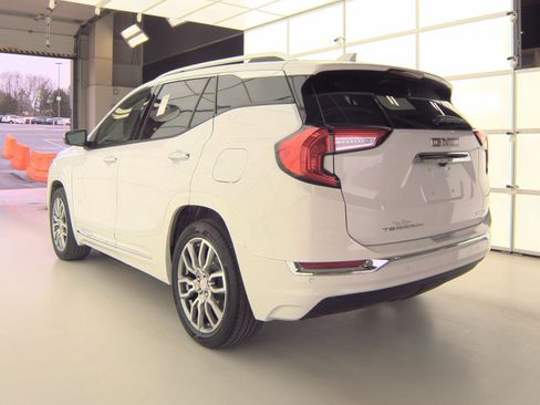 Used 2023 GMC Terrain Denali image 8