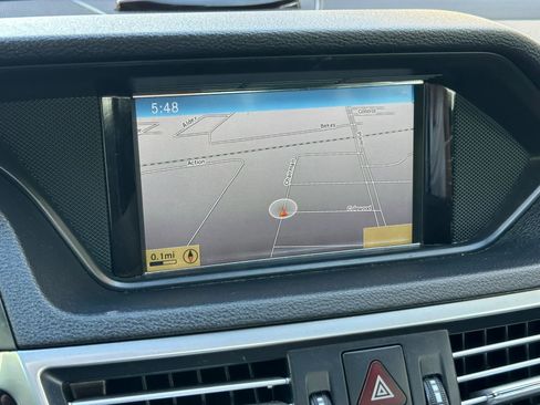 Used 2010 Mercedes-Benz E 550 Sedan w/ Premium 2 Pkg image 35