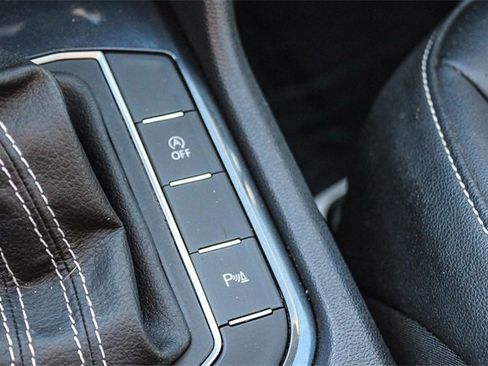 Used 2021 Volkswagen Tiguan SEL image 33